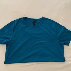 Lululemon the Fundemental Tee shirt Large